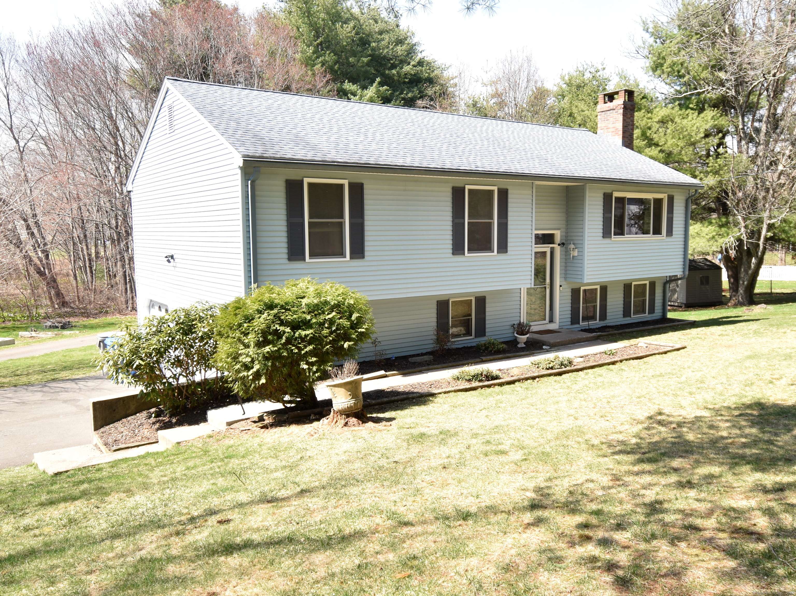 Property for Sale at Matthews Street, Bristol, Connecticut - Bedrooms: 3 
Bathrooms: 2 
Rooms: 6  - $369,900