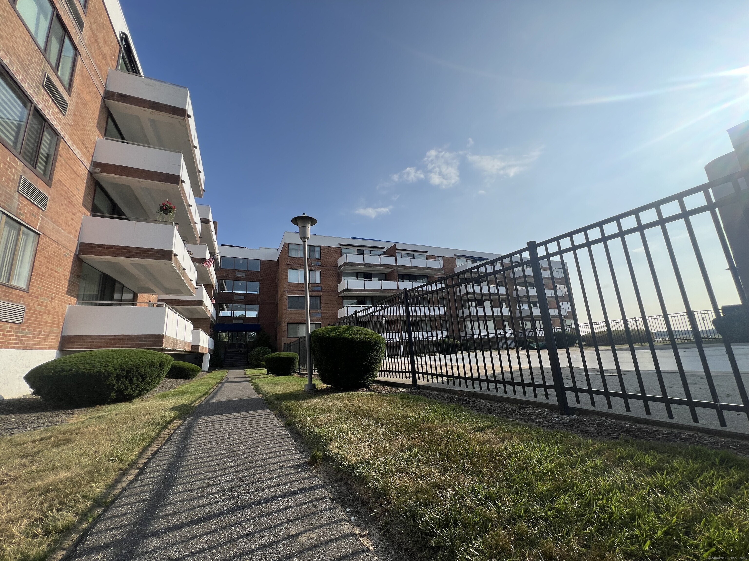 1460 Elm Street 322