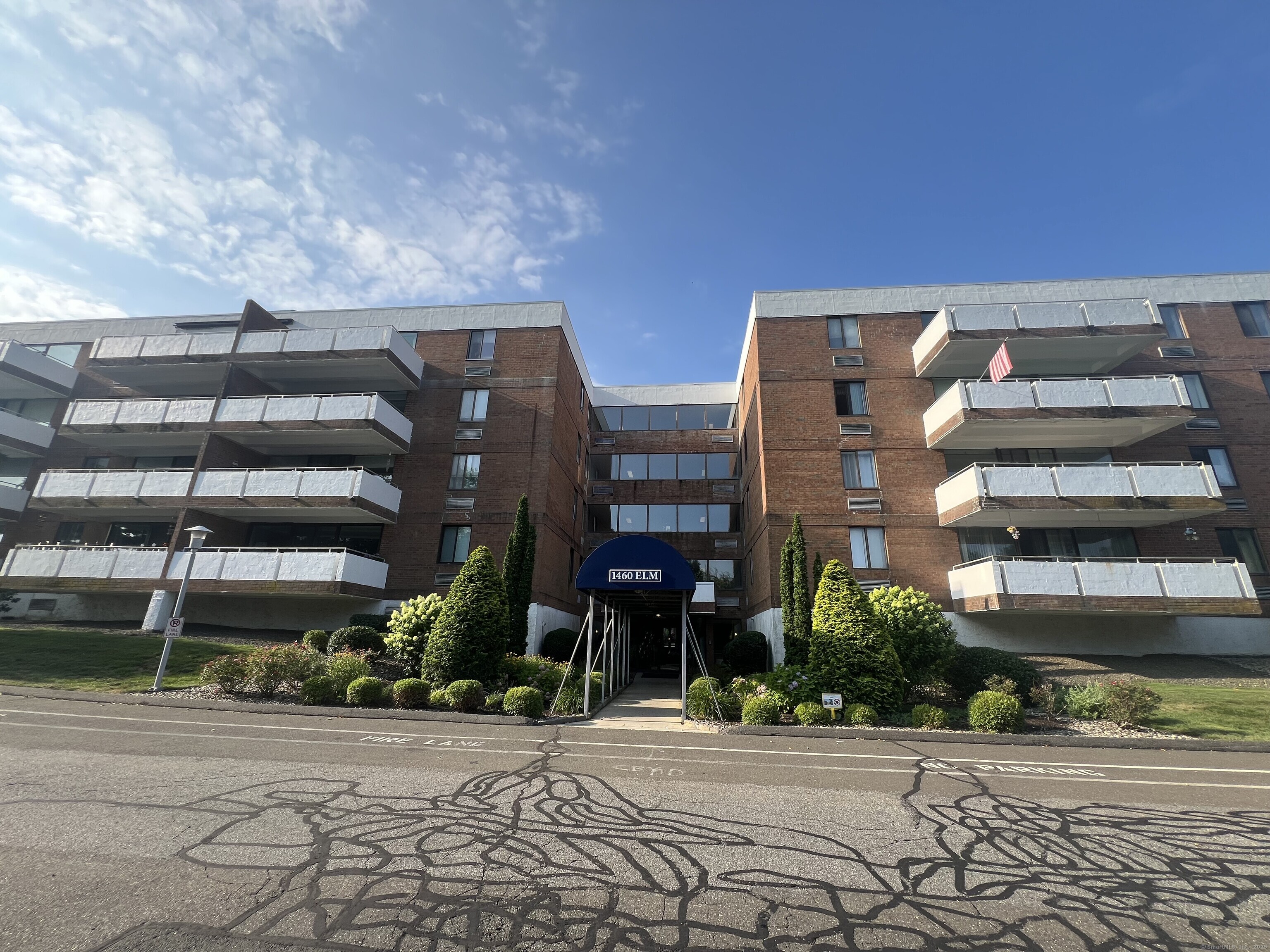 1460 Elm Street 322