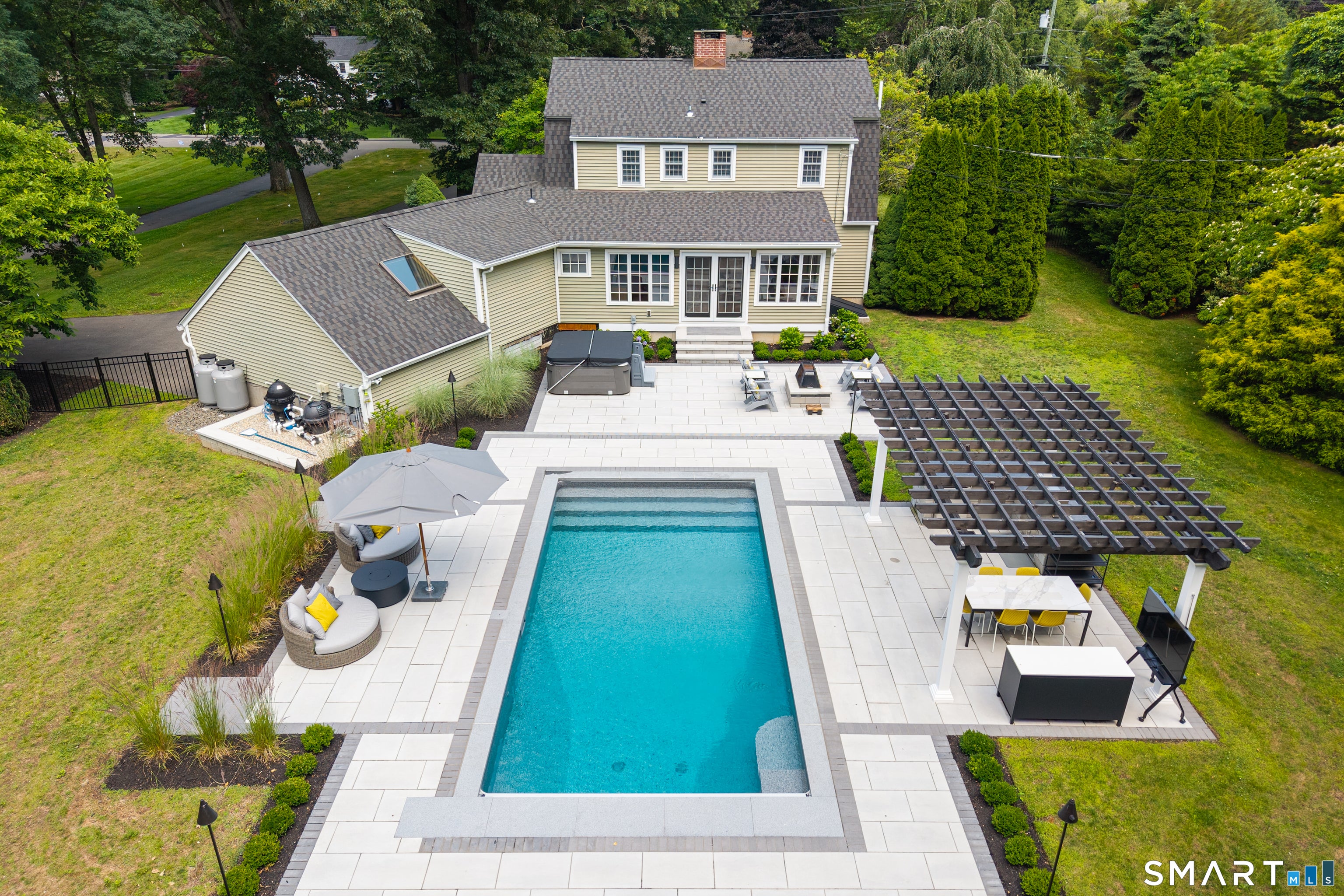 33 River Edge Farms Road