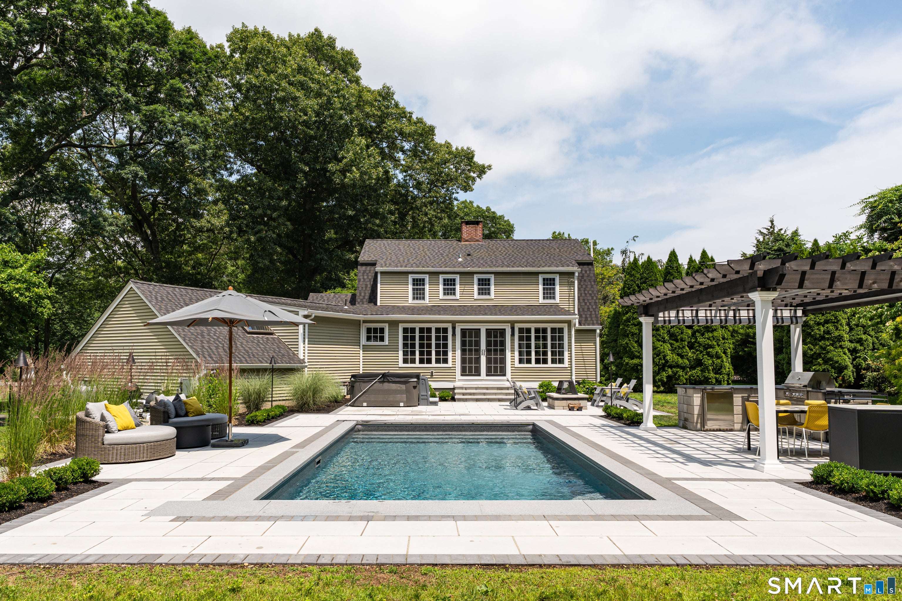 33 River Edge Farms Road