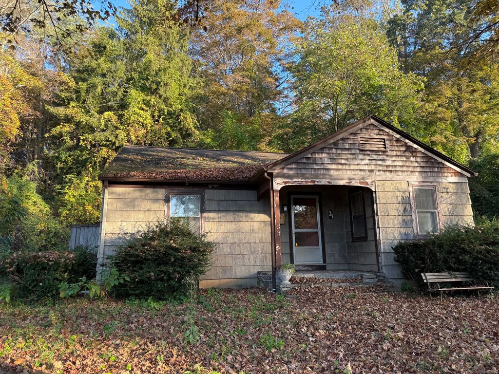 Photo of 21 E Liberty Street, Chester, CT 06412 (MLS # 24133075)