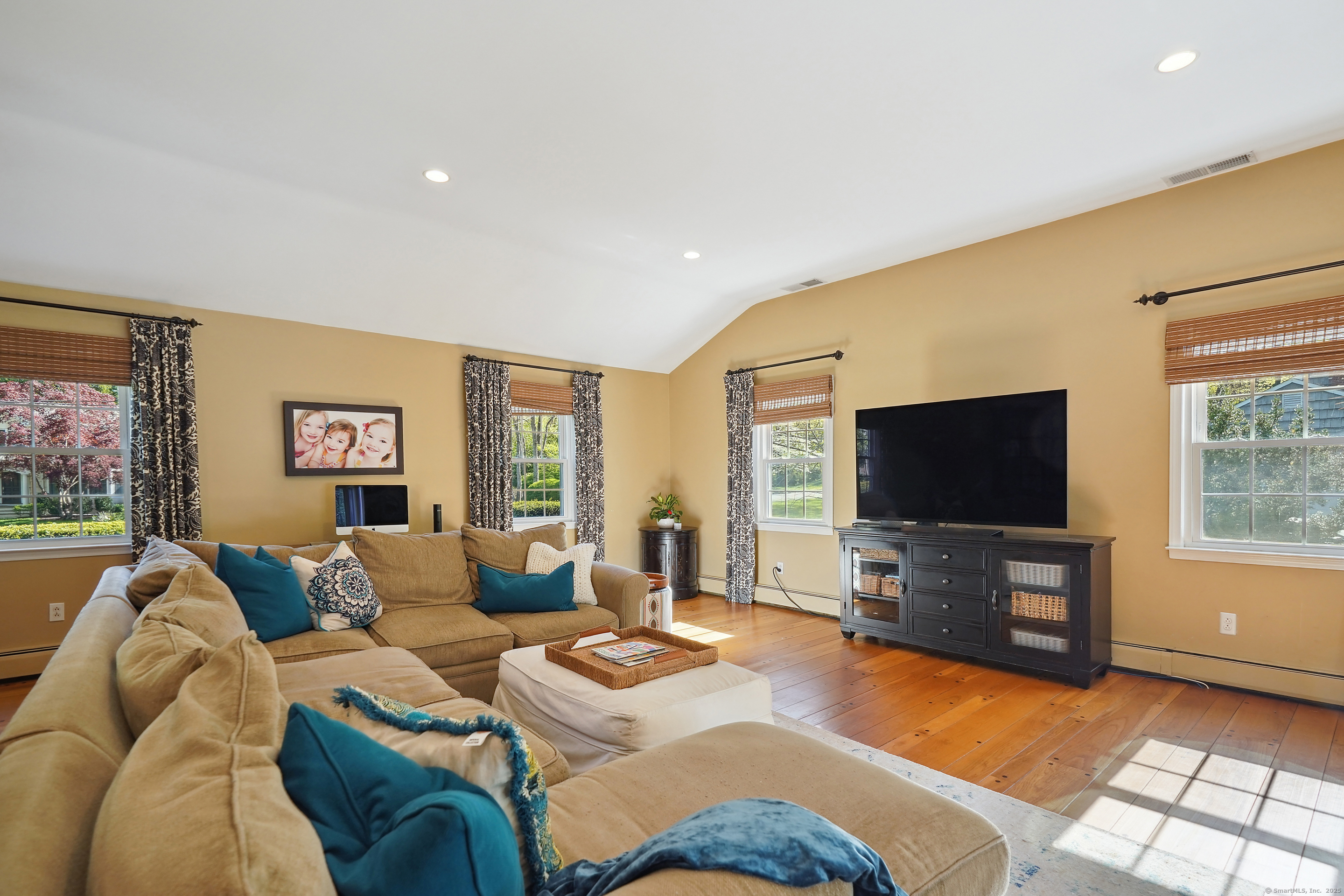 50 Carriage Drive, Stamford, Connecticut image 10