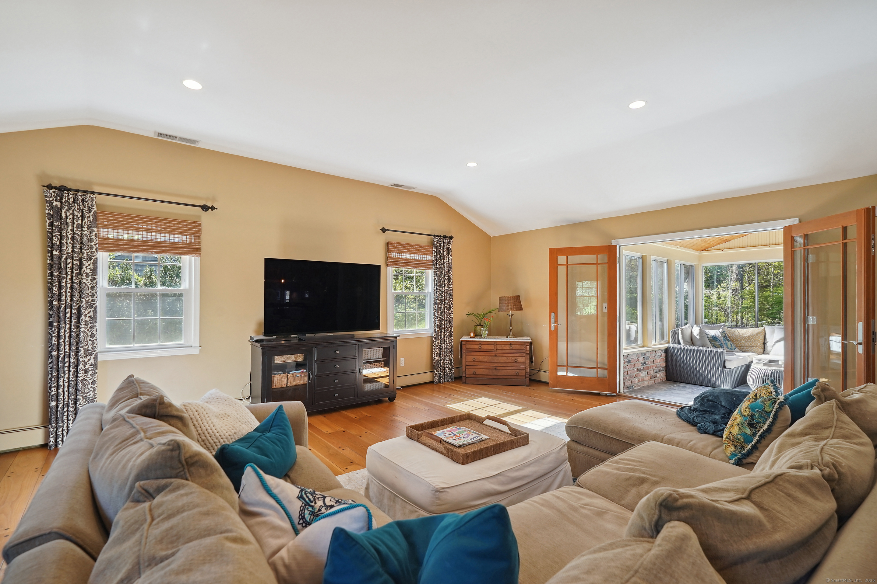 50 Carriage Drive, Stamford, Connecticut image 12