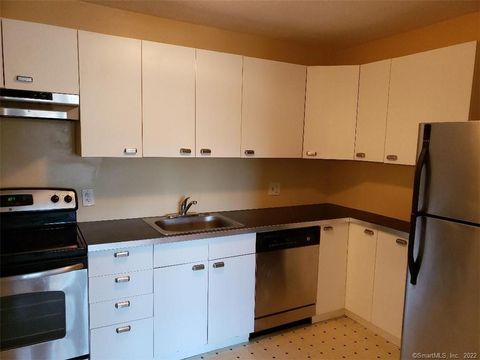 Tiny photo for 304 Pine Rock Avenue #APT C11, Hamden, CT 06514 (MLS # 24152550)