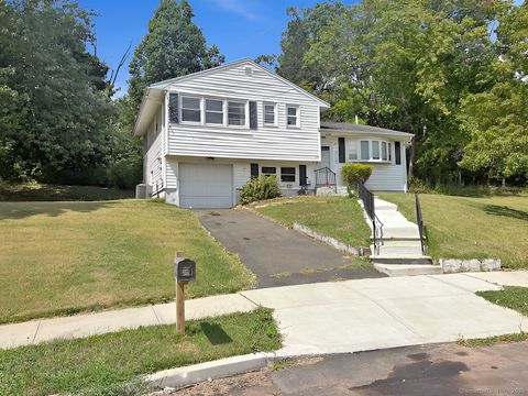 Photo of 26 Elliot Drive, Hamden, CT 06514 (MLS # 24169670)