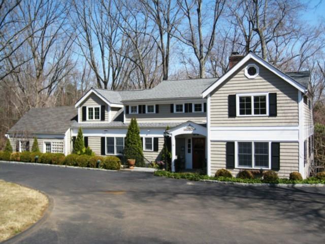 Photo 1 of 19 Granaston Lane, Darien, Connecticut, $1,550,000, Web #: 99058752