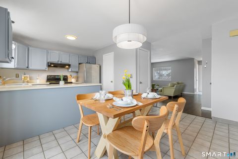 Tiny photo for 80 Country Lane #APT 20, Vernon, CT 06066 (MLS # 24151957)