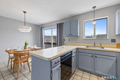 Tiny photo for 80 Country Lane #APT 20, Vernon, CT 06066 (MLS # 24151957)