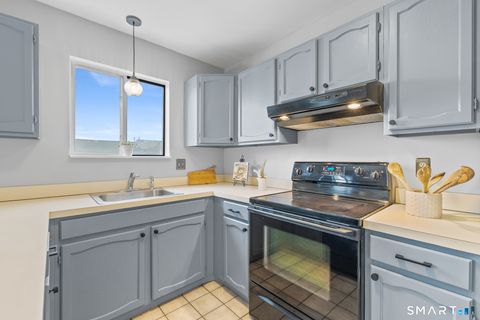 Tiny photo for 80 Country Lane #APT 20, Vernon, CT 06066 (MLS # 24151957)