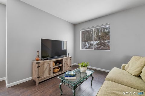 Tiny photo for 80 Country Lane #APT 20, Vernon, CT 06066 (MLS # 24151957)