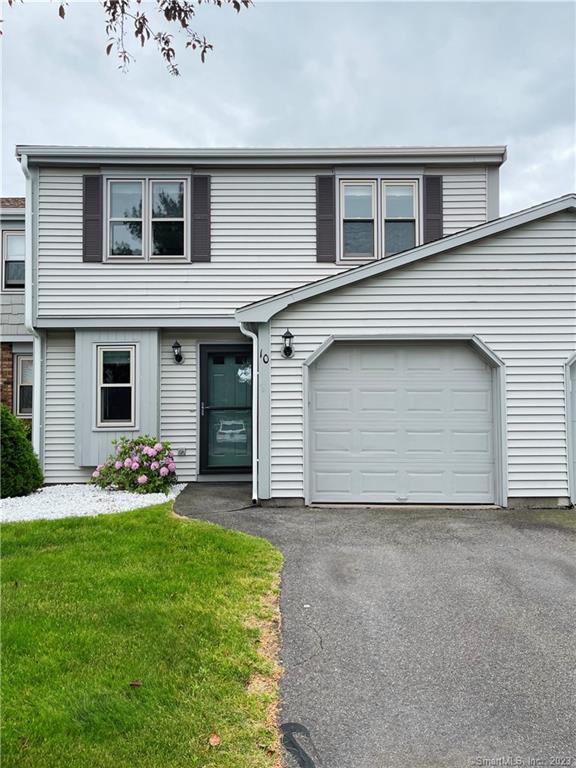 Evergreen Place 10, Rocky Hill, Connecticut - 2 Bedrooms  
2 Bathrooms  
4 Rooms - 