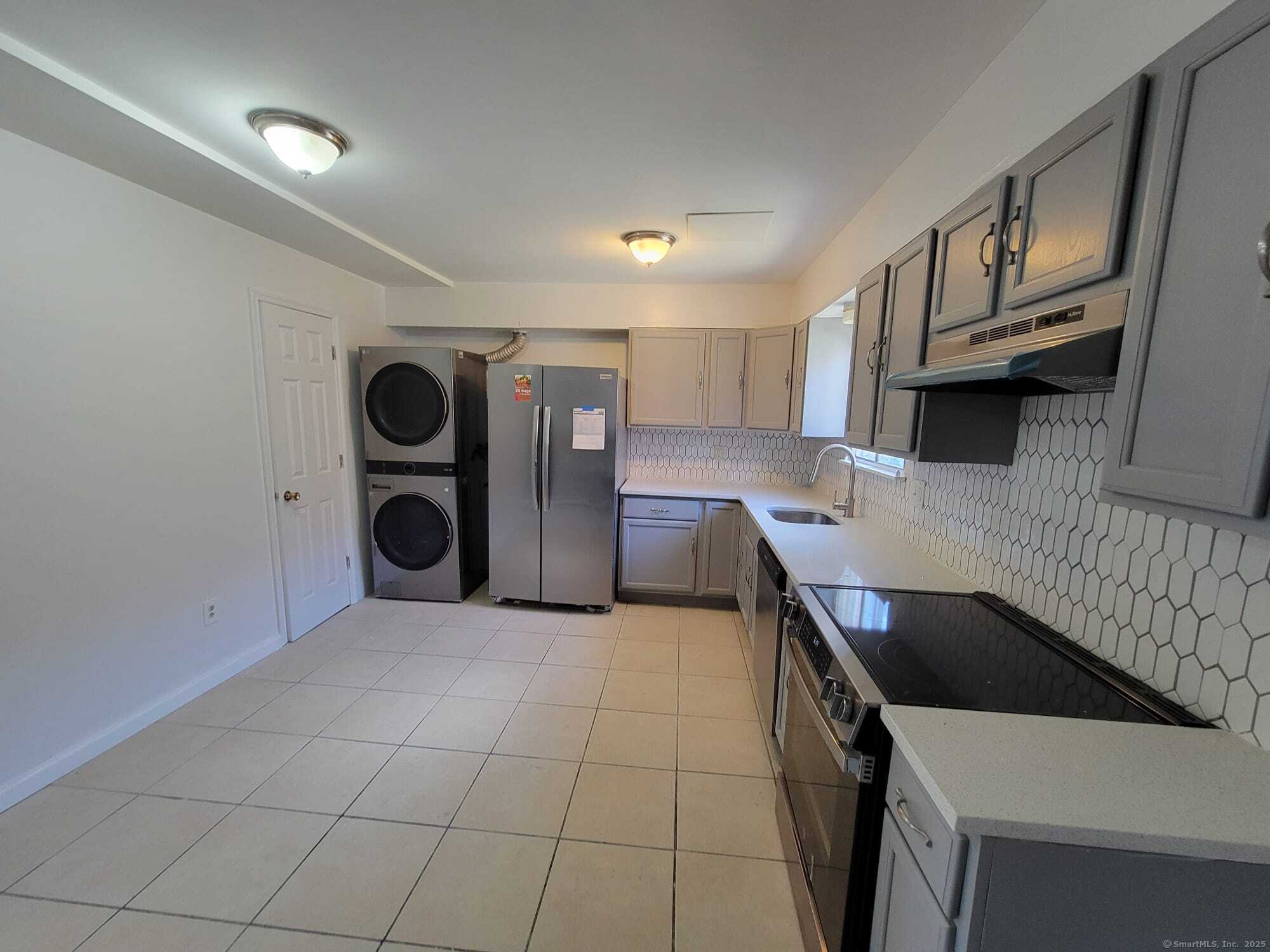 36 Sharon Road # APT 7, Waterbury, Connecticut image 5
