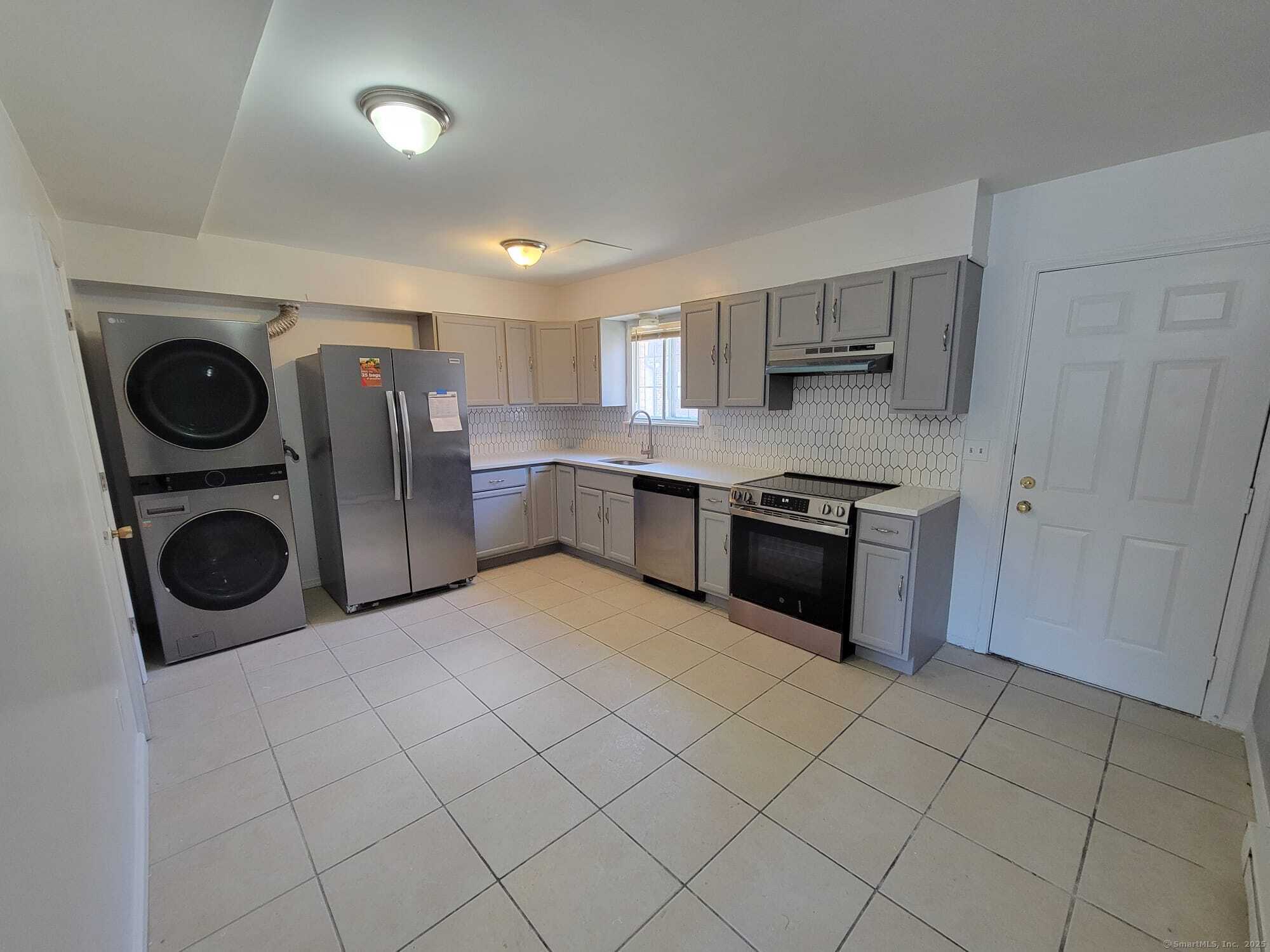 36 Sharon Road # APT 7, Waterbury, Connecticut image 4