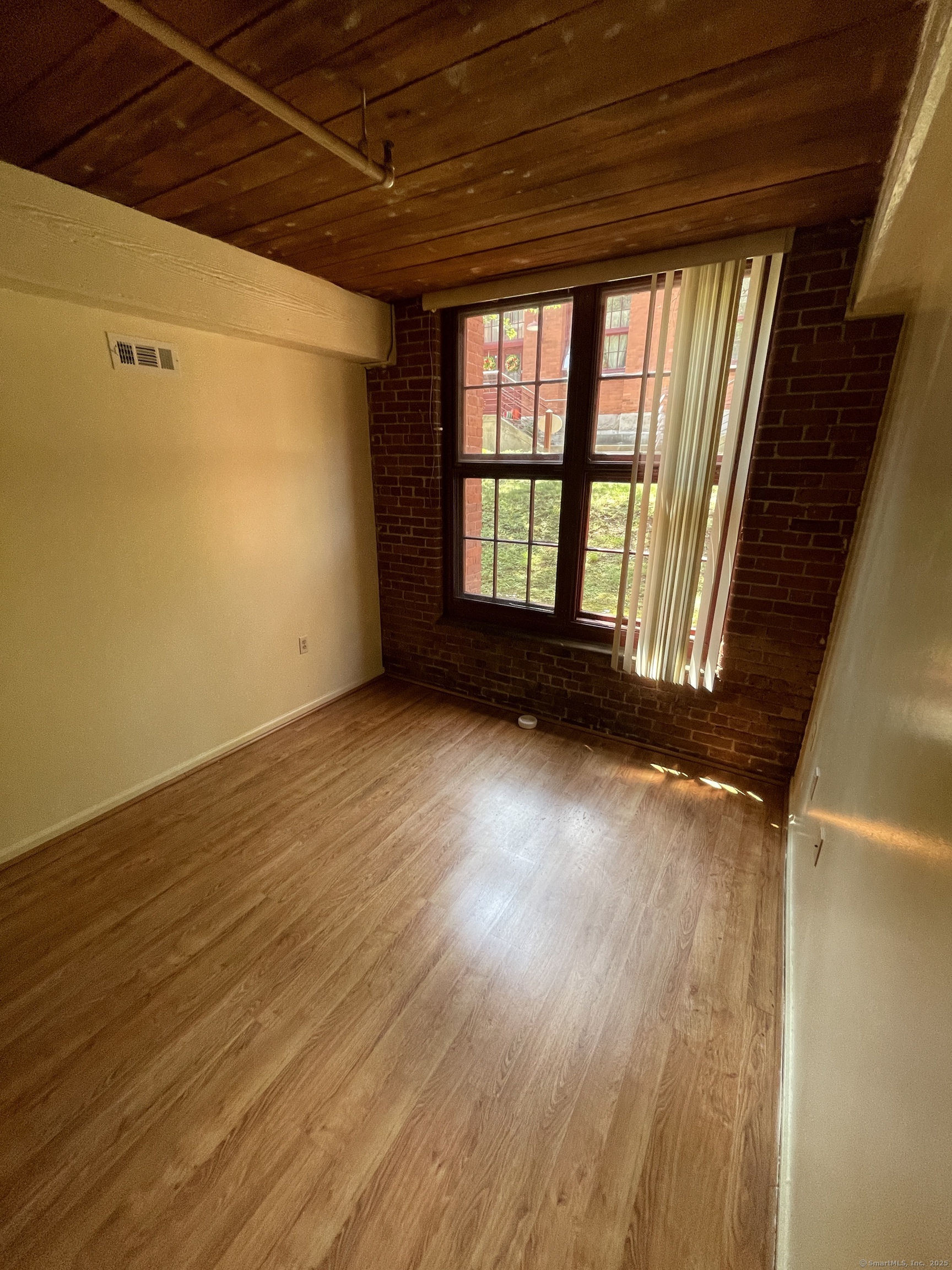 Torrington, Connecticut 06790, United States, 1 Bedroom Bedrooms, ,1 BathroomBathrooms,Residential,Active,189736