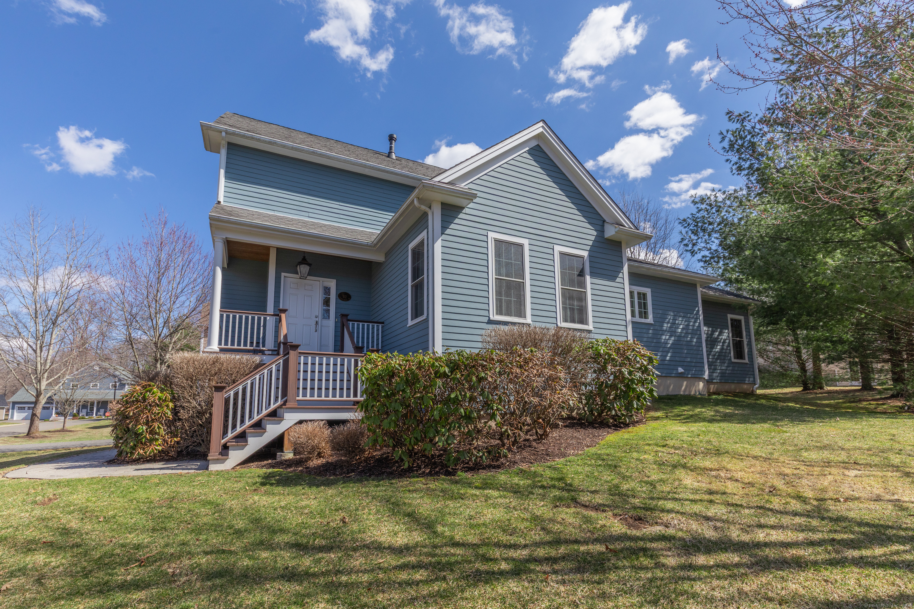 Periwinkle Drive 112, Middlebury, Connecticut - 2 Bedrooms  
3 Bathrooms  
6 Rooms - 