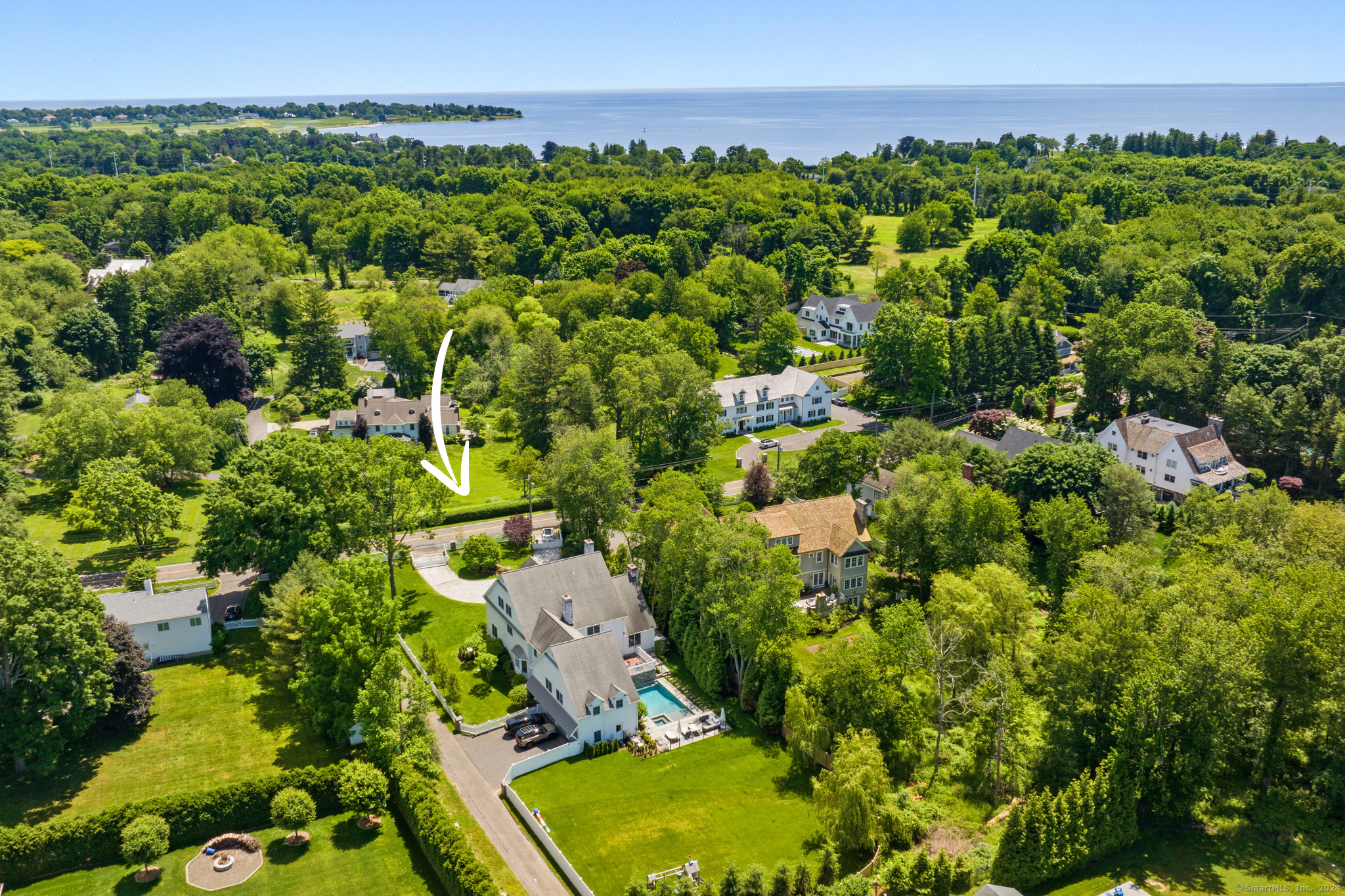 Sleepy Hollow Road, Westport, Connecticut - 4 Bedrooms  
5 Bathrooms  
10 Rooms - 