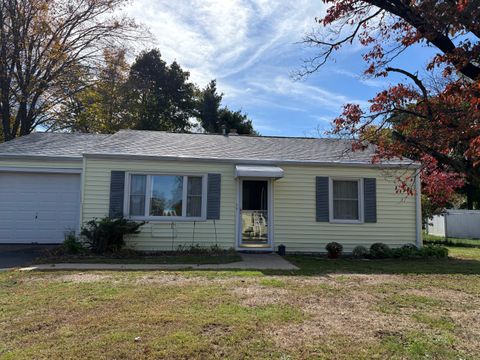Photo of 26 Apple Street, Wallingford, CT 06492 (MLS # 24134367)