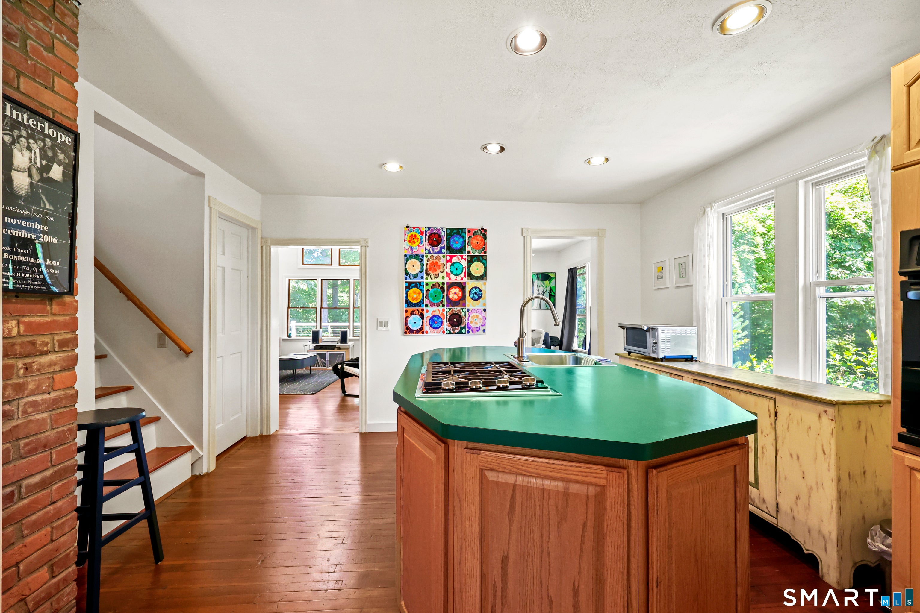 36 Hunting Hill Avenue