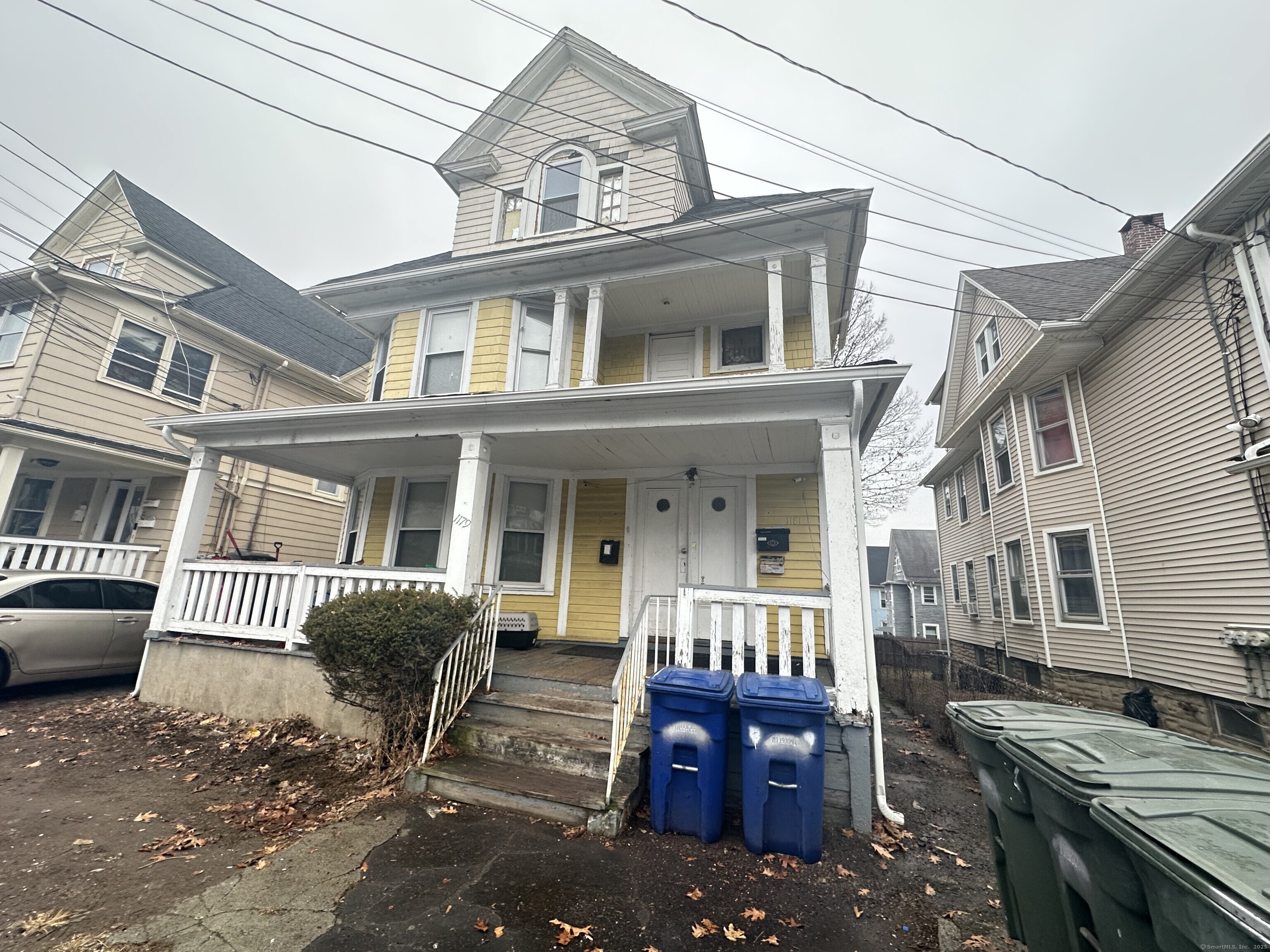 Noble Avenue 2nd Floor, Bridgeport, Connecticut - 3 Bedrooms  
1 Bathrooms  
5 Rooms - 