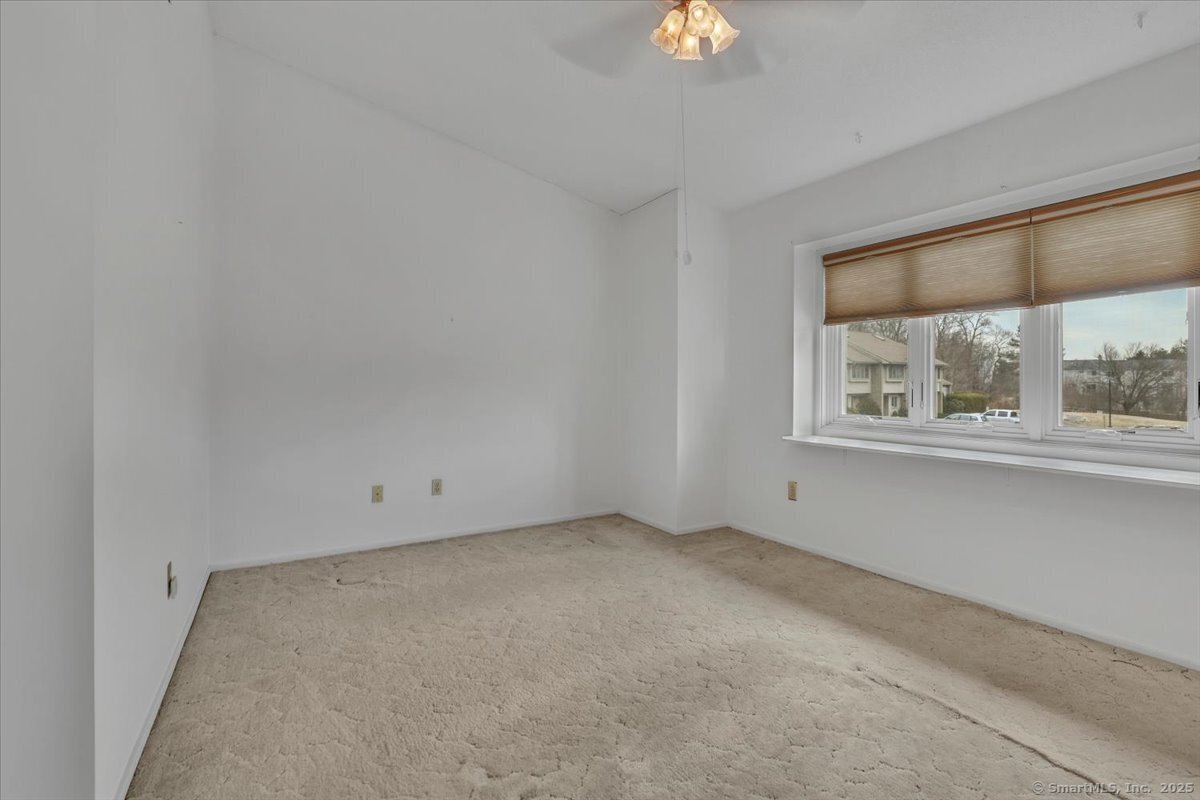 827 Oronoke Road #APT 2-11, Waterbury, Connecticut image 17