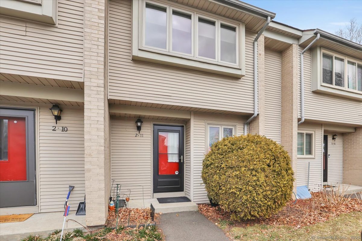 827 Oronoke Road #APT 2-11, Waterbury, Connecticut image 1