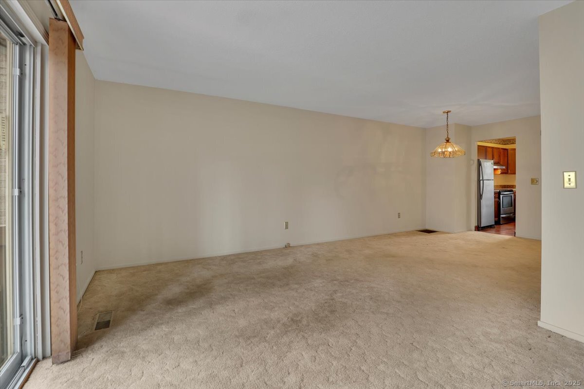 827 Oronoke Road #APT 2-11, Waterbury, Connecticut image 8