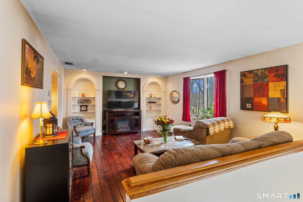 Photo of 19 Perkins Drive, Wallingford, CT 06492 (MLS # 24156747)