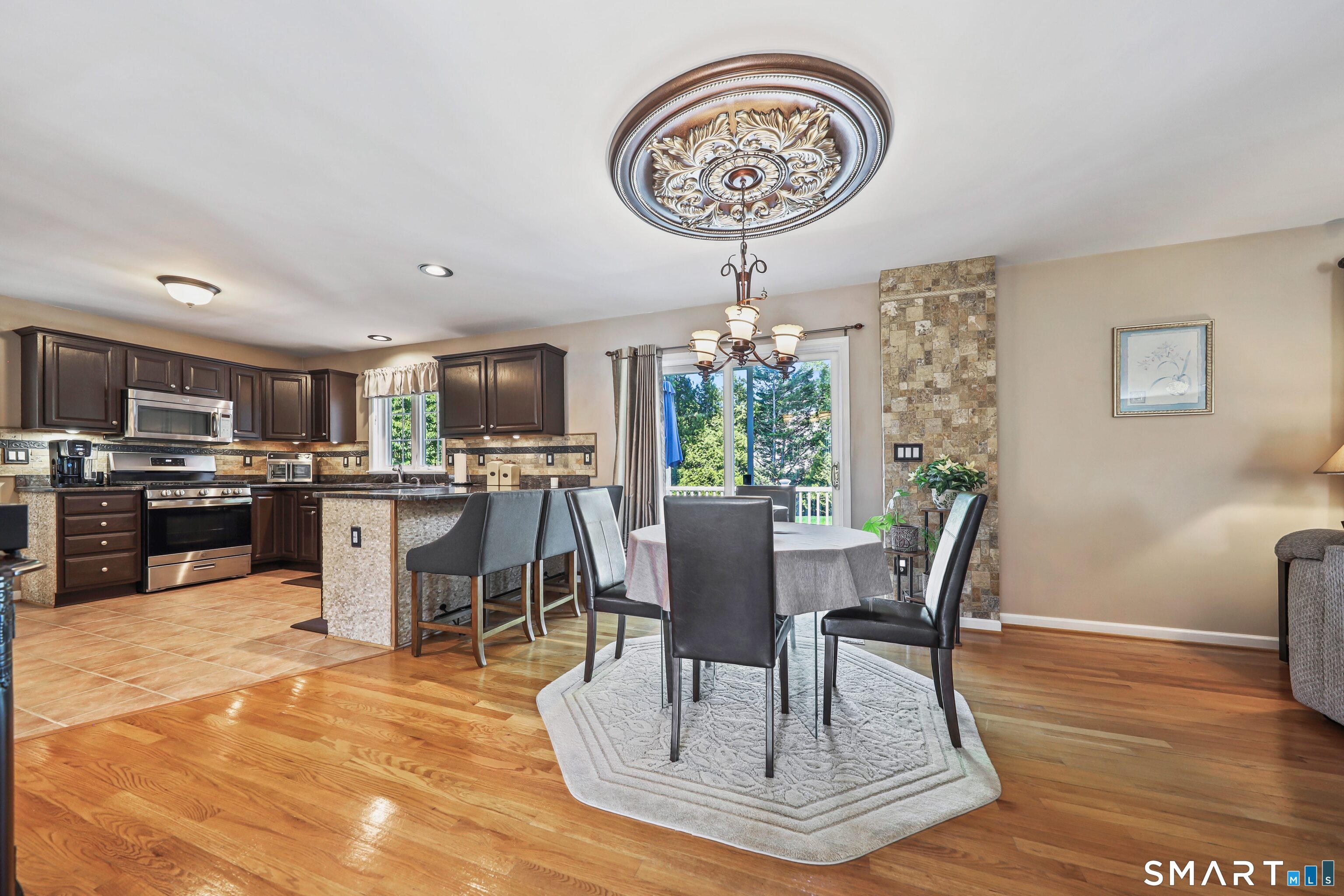 10 Fawn Meadow Drive