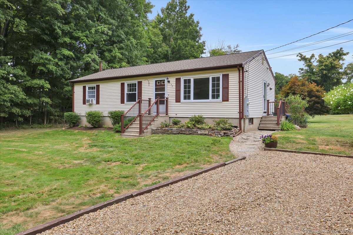 Colchester, Connecticut 06415, United States, 3 Bedrooms Bedrooms, ,1 BathroomBathrooms,Residential,Active,195344