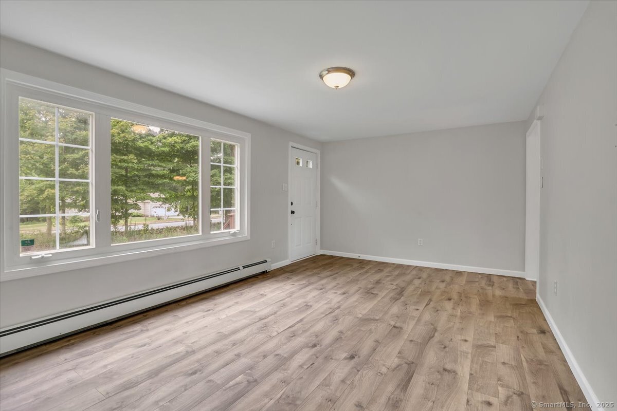 Colchester, Connecticut 06415, United States, 3 Bedrooms Bedrooms, ,1 BathroomBathrooms,Residential,Active,195344