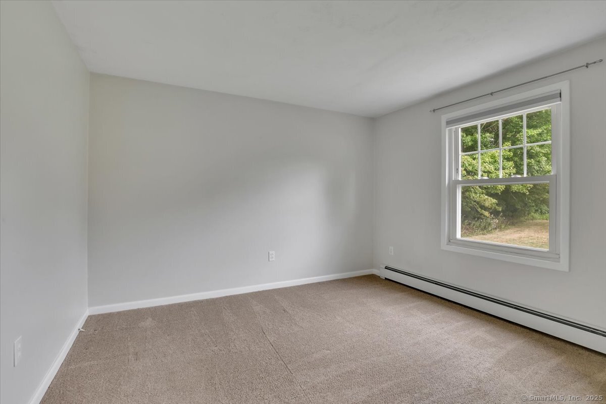 Colchester, Connecticut 06415, United States, 3 Bedrooms Bedrooms, ,1 BathroomBathrooms,Residential,Active,195344