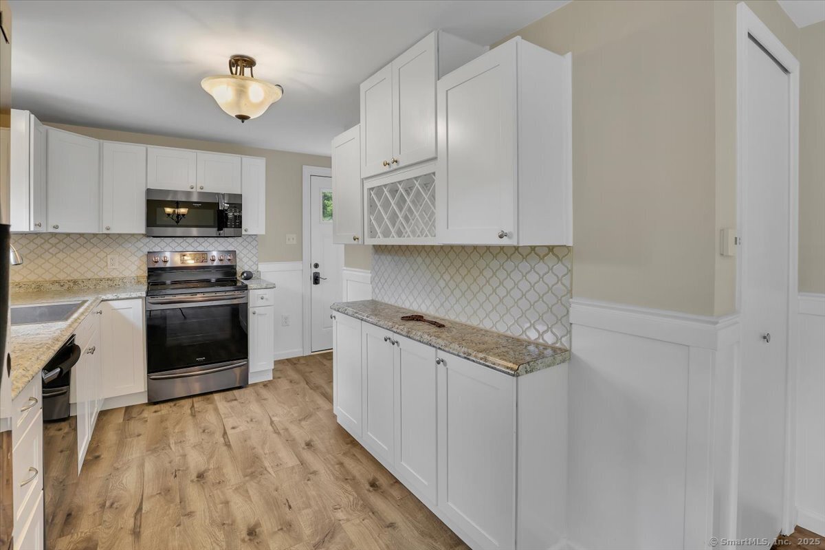 Colchester, Connecticut 06415, United States, 3 Bedrooms Bedrooms, ,1 BathroomBathrooms,Residential,Active,195344