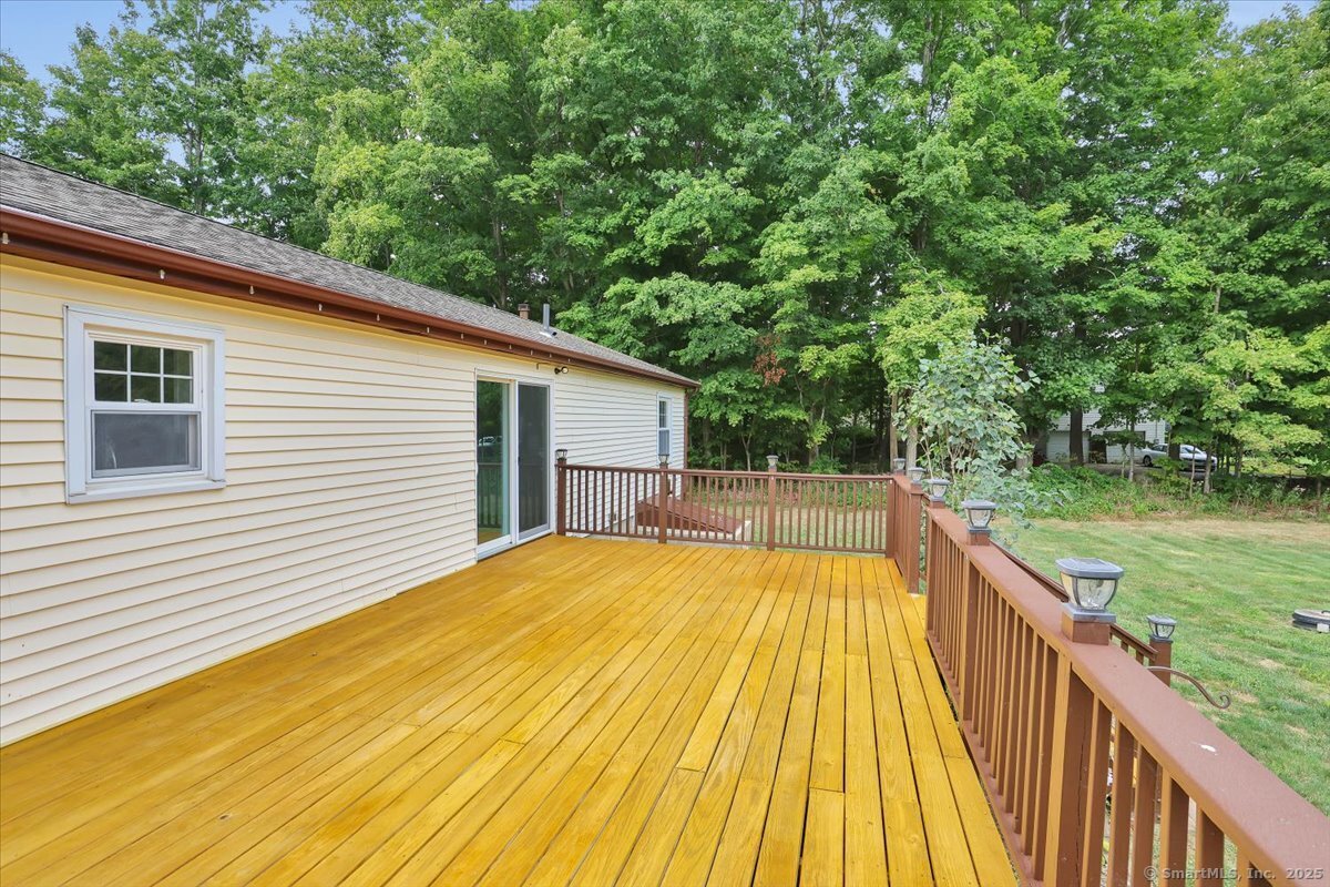 Colchester, Connecticut 06415, United States, 3 Bedrooms Bedrooms, ,1 BathroomBathrooms,Residential,Active,195344