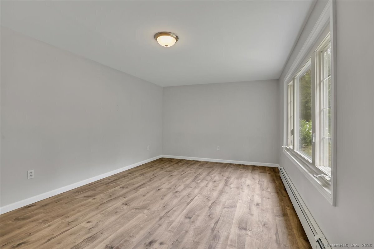 Colchester, Connecticut 06415, United States, 3 Bedrooms Bedrooms, ,1 BathroomBathrooms,Residential,Active,195344