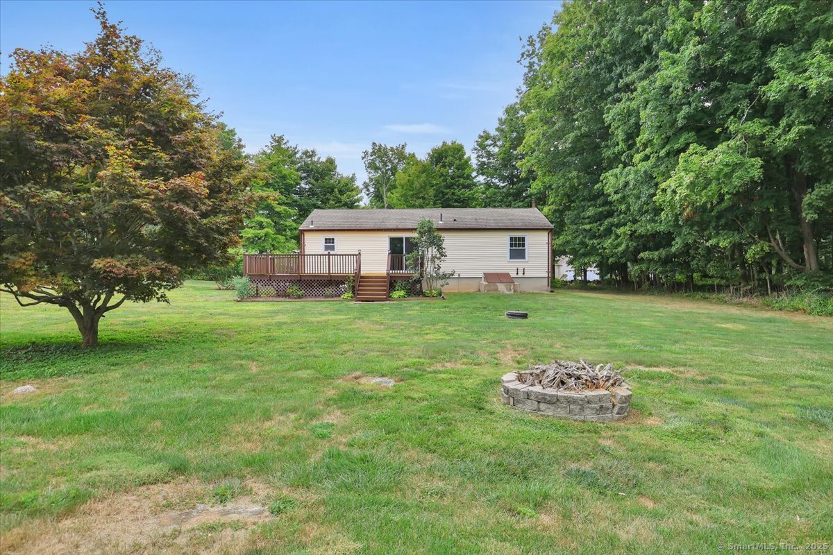 Colchester, Connecticut 06415, United States, 3 Bedrooms Bedrooms, ,1 BathroomBathrooms,Residential,Active,195344