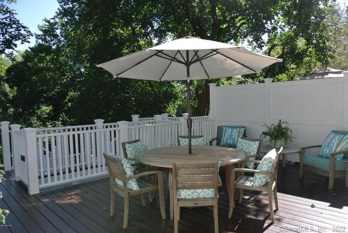 Photo 1 of 43 Maple Avenue 2, Greenwich, Connecticut, $4,900, Web #: 170297885