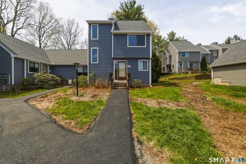 Photo of 20 Reed Court #20, Bloomfield, CT 06002 (MLS # 24168920)