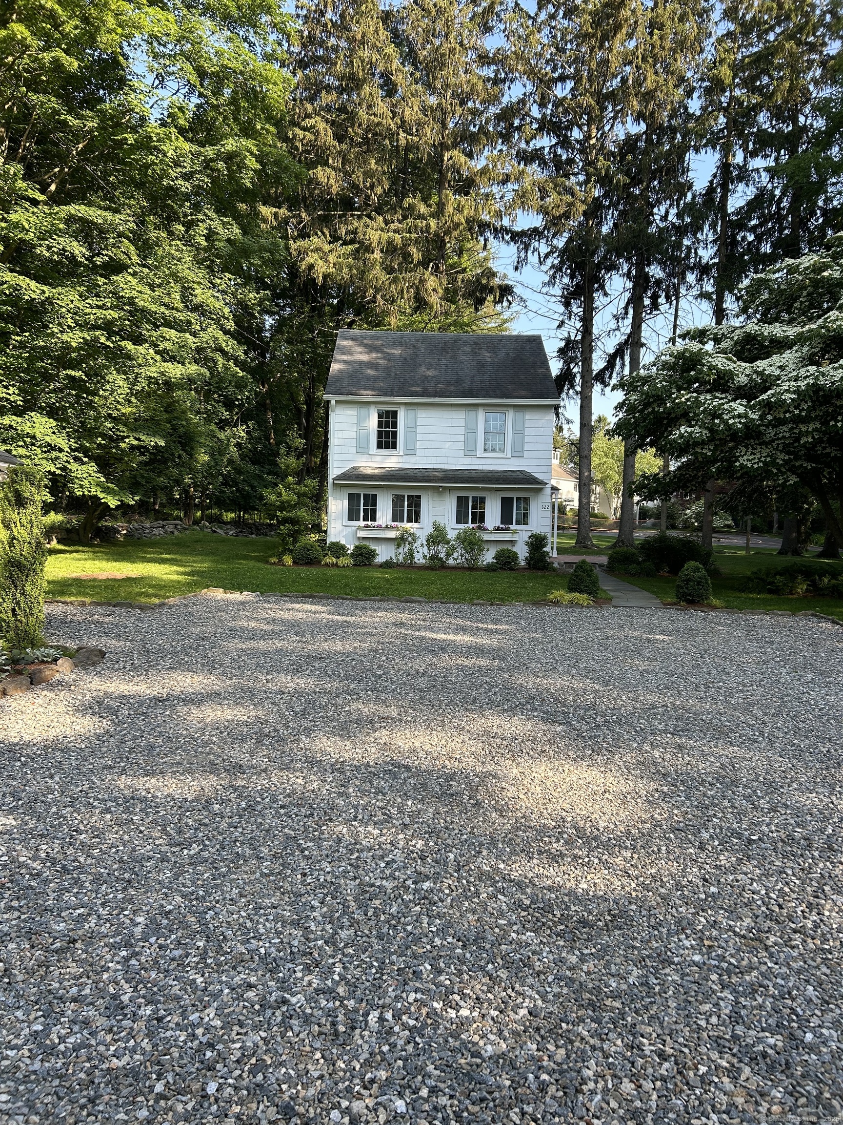 Greens Farms Road, Westport, Connecticut - 2 Bedrooms  
1 Bathrooms  
3 Rooms - 