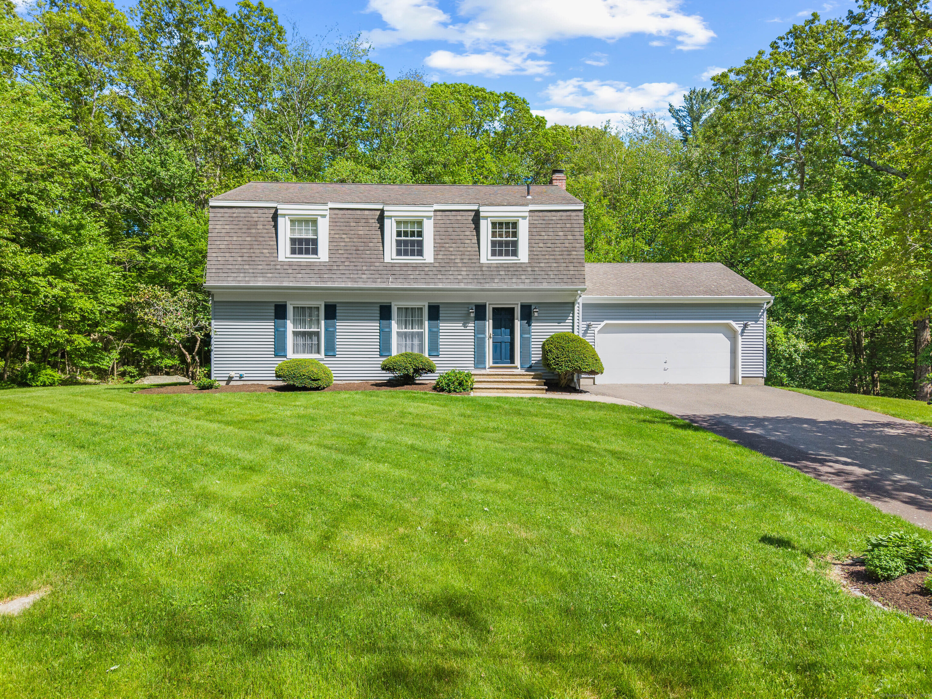 14 Robin Hood Drive, Ledyard, Connecticut image 1