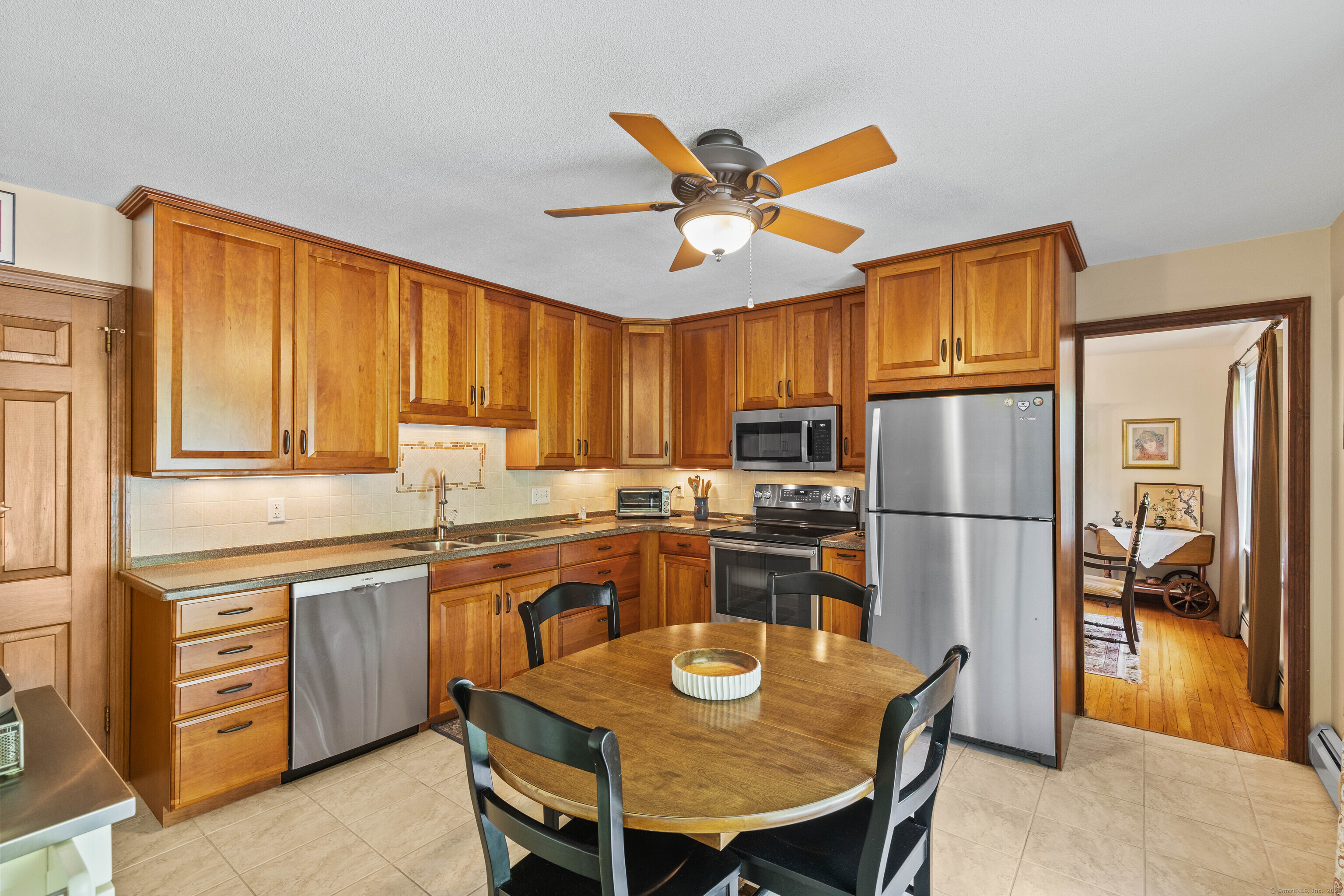 14 Robin Hood Drive, Ledyard, Connecticut image 3