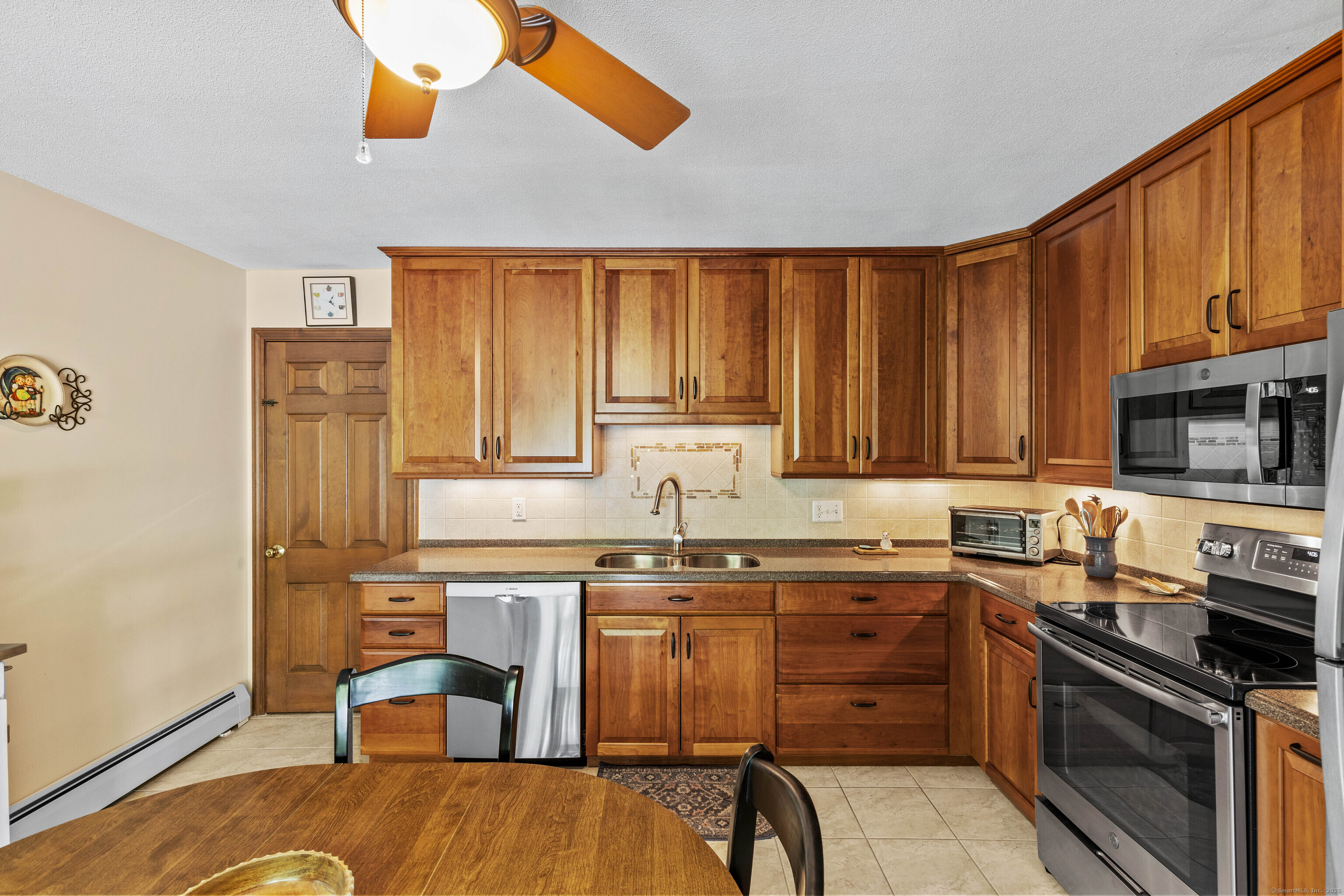 14 Robin Hood Drive, Ledyard, Connecticut image 5