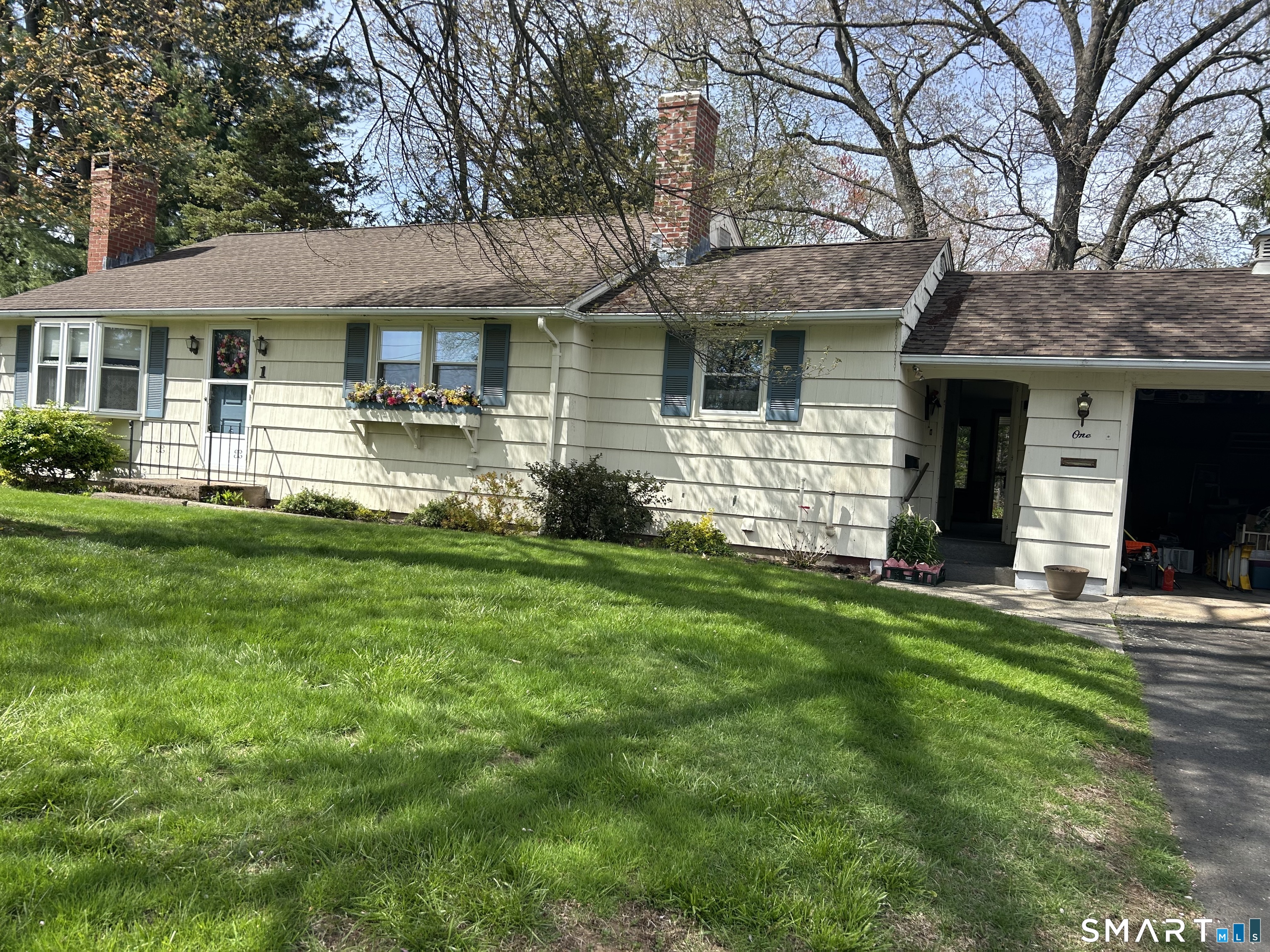 1 Hillcrest Road