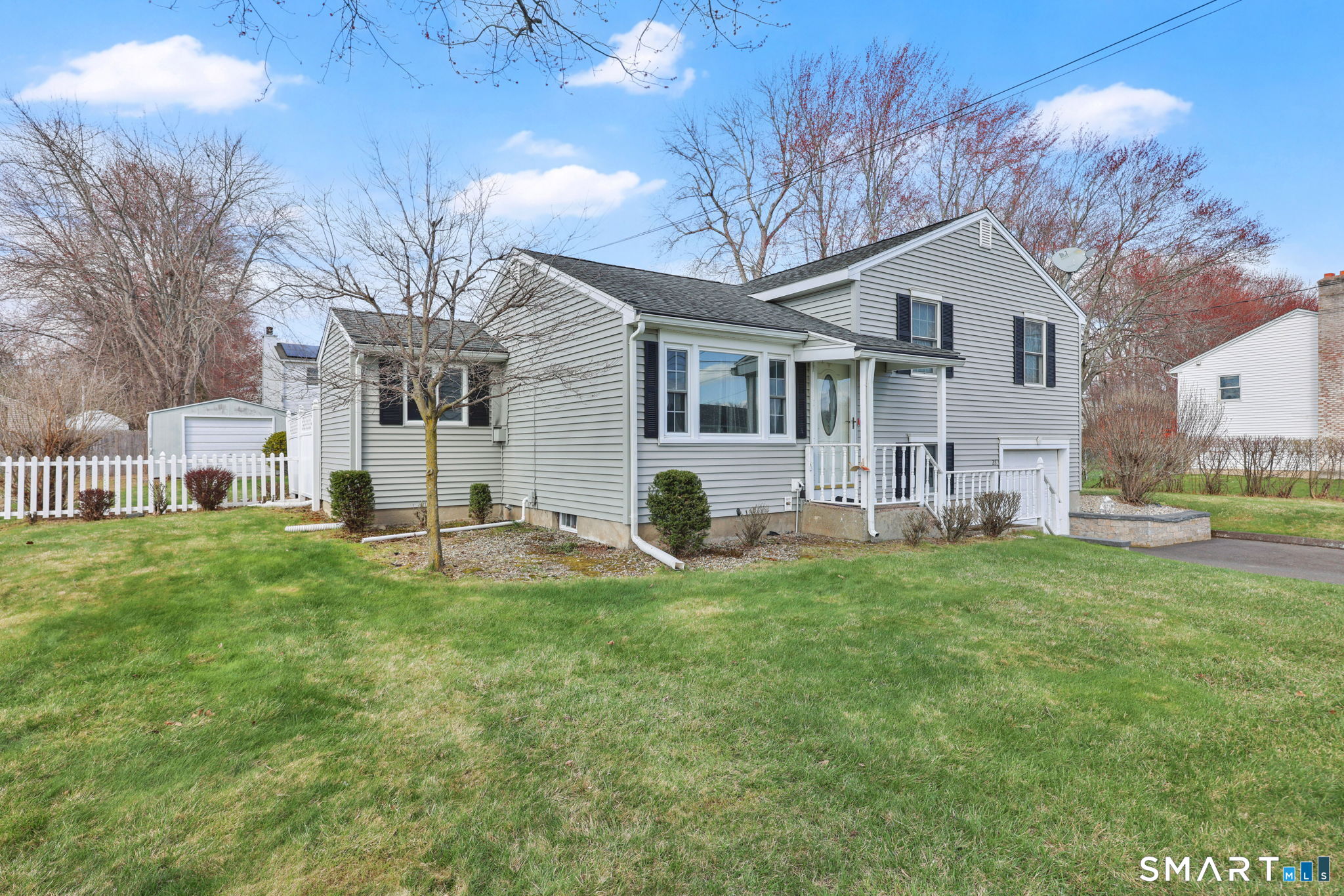 25 Montano Road