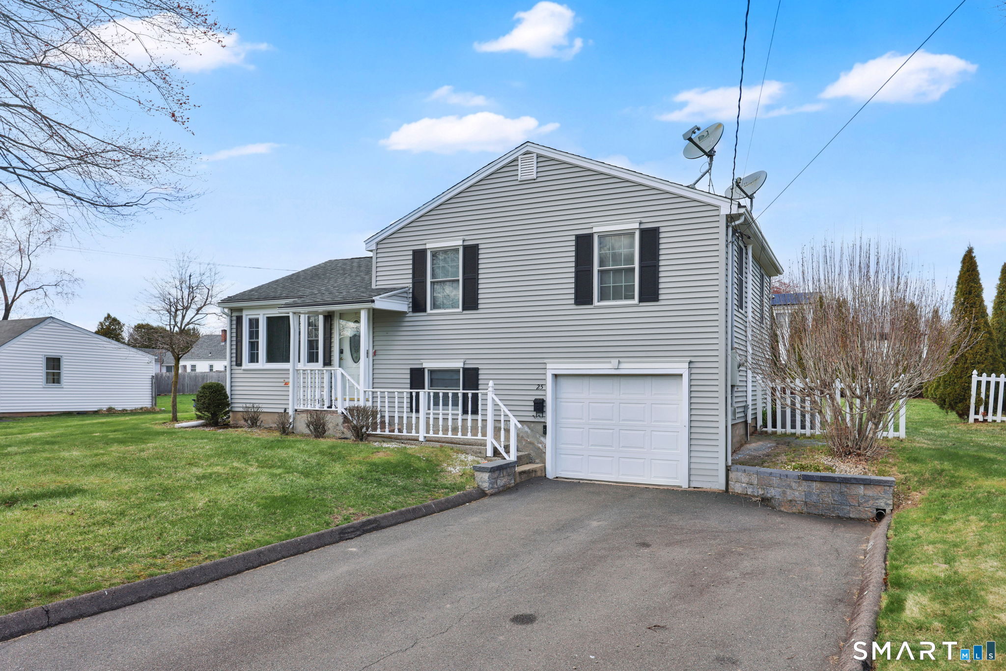 25 Montano Road