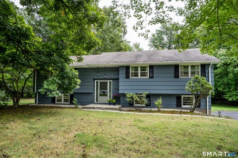 Photo of 9 Maple Edge Drive, Bloomfield, CT 06002 (MLS # 24205089)
