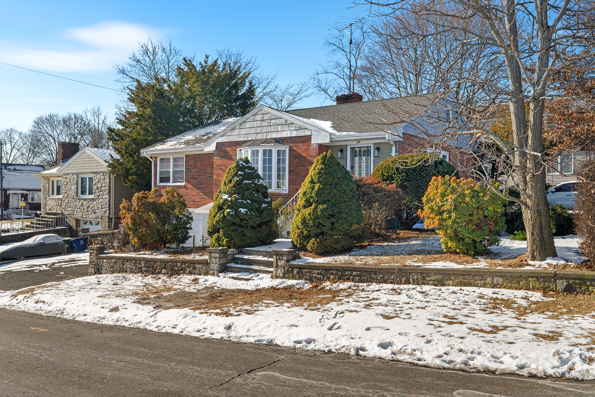 Rental Property at 77 Alexander Avenue, Bridgeport, Connecticut - Bedrooms: 2 
Bathrooms: 1 
Rooms: 5  - $2,500 MO.