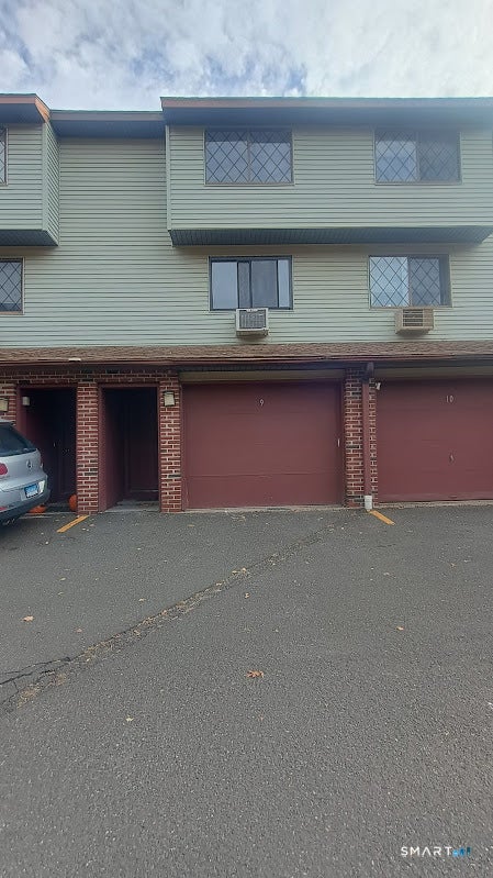Photo of 356 Waterville Street #9, Waterbury, CT 06710 (MLS # 24217781)