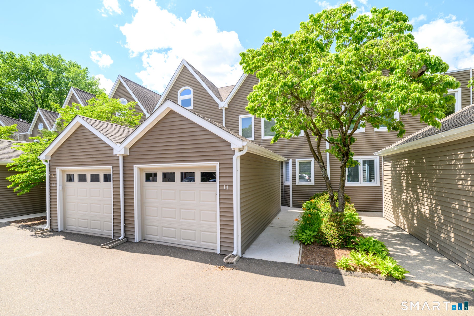 566 Newfield Avenue 14