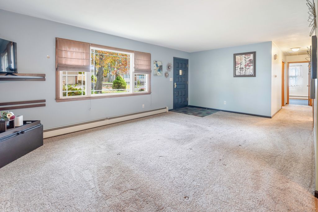 Photo of 79 Fieldstone Road, Waterbury, CT 06704 (MLS # 24142791)